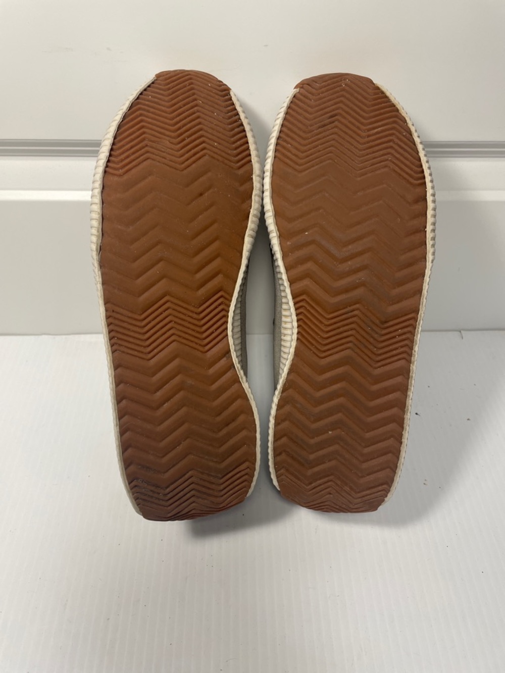 Sorel Women’s Out and About Waterproof Lace Sneakers Size 8 Olive Green Mesh - Picture 9 of 10